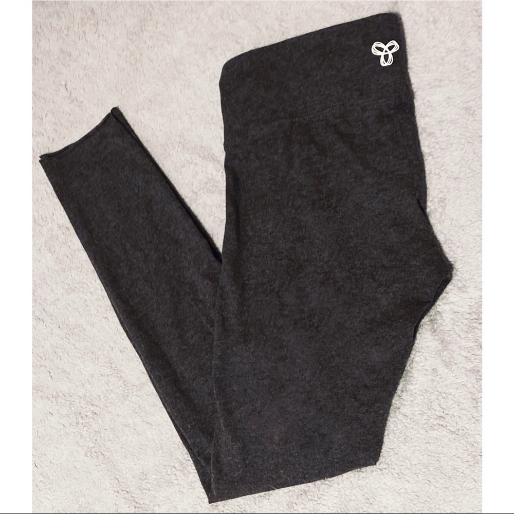 Aritzia TNA full-length tights